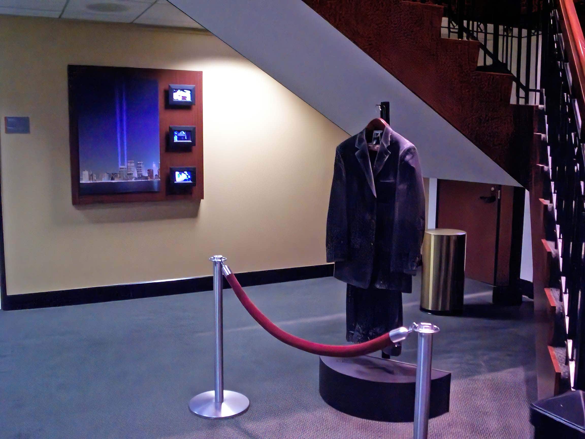 discover booz allen suit